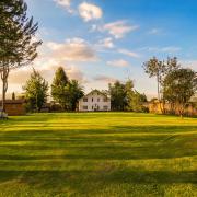 Hosteria Airport Garden