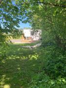 Mysig ministuga på privat läge landet