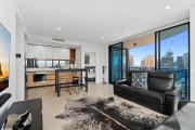 Modern 2 Bedroom Unit at The Gallery Residences in Broadbeach - Q Stay