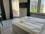 Downtown Deluxe Studio with Queen Bed BE-26