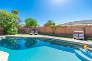 Sunshine, Paradise Escape! Private Pool, Sleeps 12