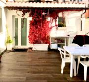 Stanza e bagno privato, idromassaggio con extra fee, in appartamento