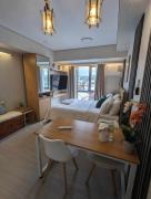 Joyce Condo @ Centrio Towers