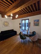 Cosy appartment in old town, 2 mins walking distance to lake