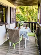 Różany Ogród - dom pod lasem, z widokiem na jezioro i kominkiem, rowery, łódka, rowerek wodny