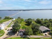 Your Lakeside Destination - 3 Bedrooms Lake Access