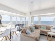 Bright apartment with frontal sea view Bright apartment with frontal sea view