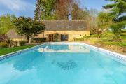 Les Chenes, avec piscine, tennis et lac privatif