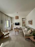 Relax under the mulberry tree