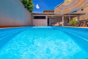 Casa completa c Piscina - Excelente localização