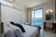 Ivory Suite seafront with views!- Fl 25 by Homely
