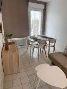 Eléonore, F2 en duplex avec cour commune et proche de la mer, 3