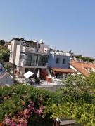 Sunset House - 200m to the Beach