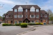 Modern 2 Bed Apartment Near Gatwick