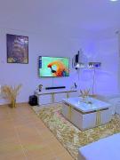 Luxurious Homely Apt 6