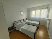 5 mn, 450m walk Metro La Defense, 3 bedrooms, Parking