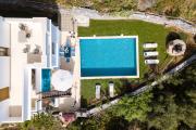 Villa Eleftheria: 5 bedroom villa with Pool & Jacuzzi in Panormo!