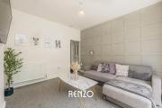 Cosy and Lovely 3-bed Home in Lincoln by Renzo, Free Wi-Fi, Sleeps 8!