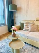 Luxury Apartment in SkyPark Residence, 26th floor - Castle view, Parking free