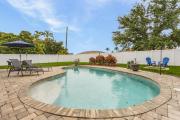 Outdoor Oasis, Heated Pool, Firepit, Bicycles, Pet-Friendly - Chateau Relaxo - Roelens