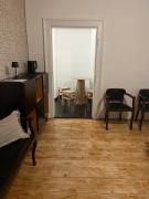 Utcára nyíló apartman