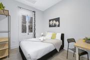 Prime Double Room - AC - Seconds to Central CBD - Near UTS& USYD& Darling Harbour& High Rated Restaurants - Shared Bathroom