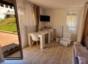 Studio 2 pers, rez-de-chaussée, grande terrasse plein sud