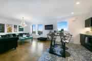 Bohemian Raphsody Apartment ✪ Grampian Lettings Ltd Bohemian Raphsody Apartment ✪ Grampian Lettings Ltd