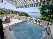 NIKO LUX Apartment with Jacuzzi only 70m from the beach