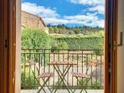 Maison sur la place du marché à St Chinian Maison sur la place du marché à St Chinian