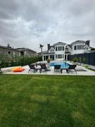 Sunken seated fire pit villa!