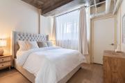 2BR Downtown Suite with Balcony
