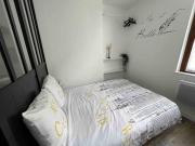 Grand studio 1er étage au calme centre ville proximité Cathédrale