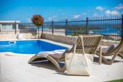 Luxury apartment La Mer with private pool and garden Luxury apartment La Mer with private pool and garden