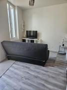 Beautiful F2 apartment 5 stops by train from Paris