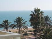 Frente a playa de arena