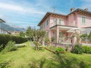 Apartment Appartamento Rosa by Interhome