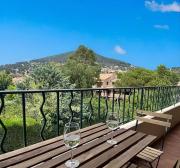 Belle Appartement et grand balcon avec vue sur le Mont Paradis
