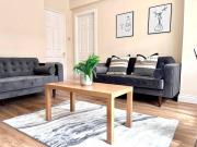 Central 4 bedroom house with Driveway