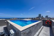 1 Bedroom Penthouse Retreat for Couples & Families with Large Rooftop Terrace and Pool