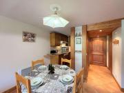 Appartement cosy 5 pers à 20m des pistes et commerces, balcons, parking couvert - FR-1-180-601