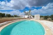 Trullo White Dream con Piscina