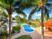 Villa Ángeles - Elegancia en la Zona Hotelera