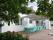 Villa spacieuse Saint-Hernin avec spa convivial