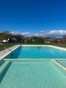 Blue Vibes (Pool & Garden)