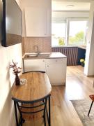 Sara&Sera SELF CHECK IN,fourth floor NO elevator,Studio App Sara&Sera SELF CHECK IN,fourth floor NO elevator,Studio App