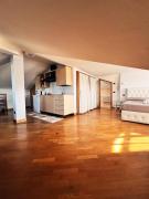 Appartamento mansardato con vista lago