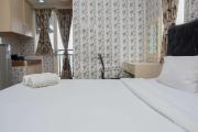 Comfy and Tidy Studio Apartment at Margonda Residence 4 near UI By Travelio