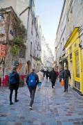 Charming apartment Rue des Rosiers