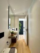 Top Piraeus Top Piraeus